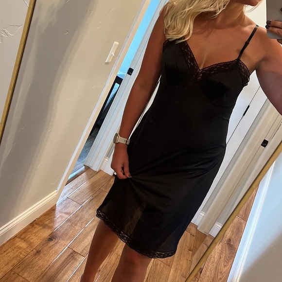 Vintage Vanity Fair Slip - Picture 1 of 6